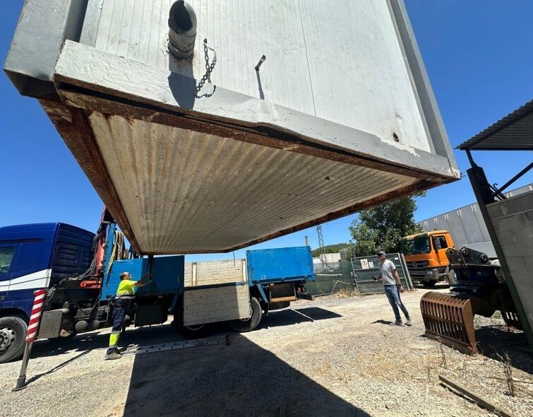 - BARAQUE DE CHANTIER